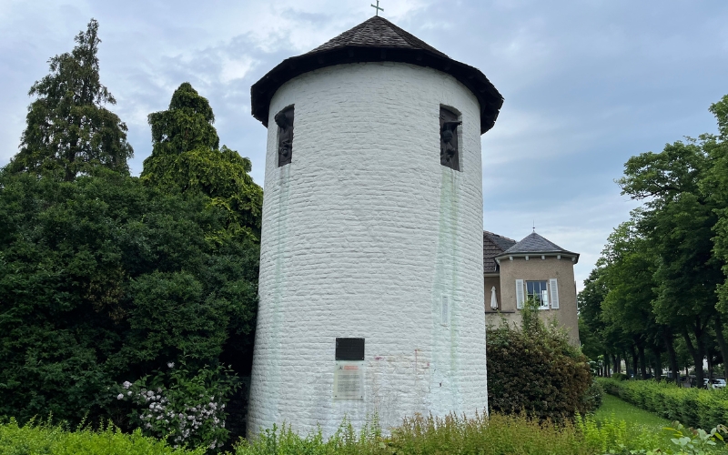 Der Hungerturm auf der Fritz-Wüst-Straße gilt als letztes Relikt des alten Klosterkomplexes