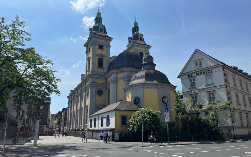 Blick auf die St. Andreas Kirche