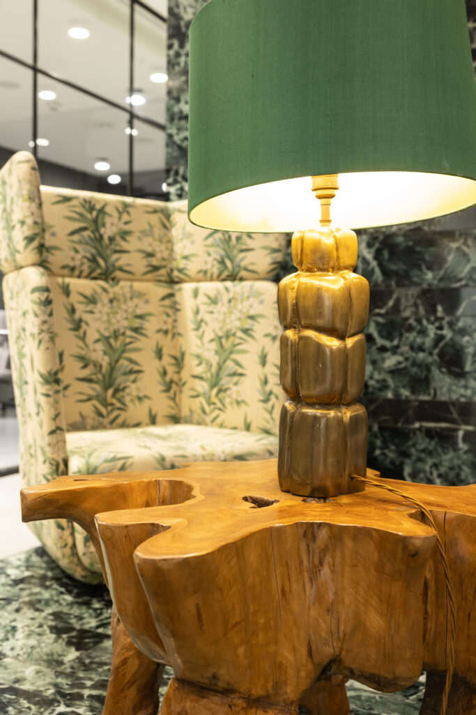 Einladendes Ambiente innerhalb des neuen Friseursalons